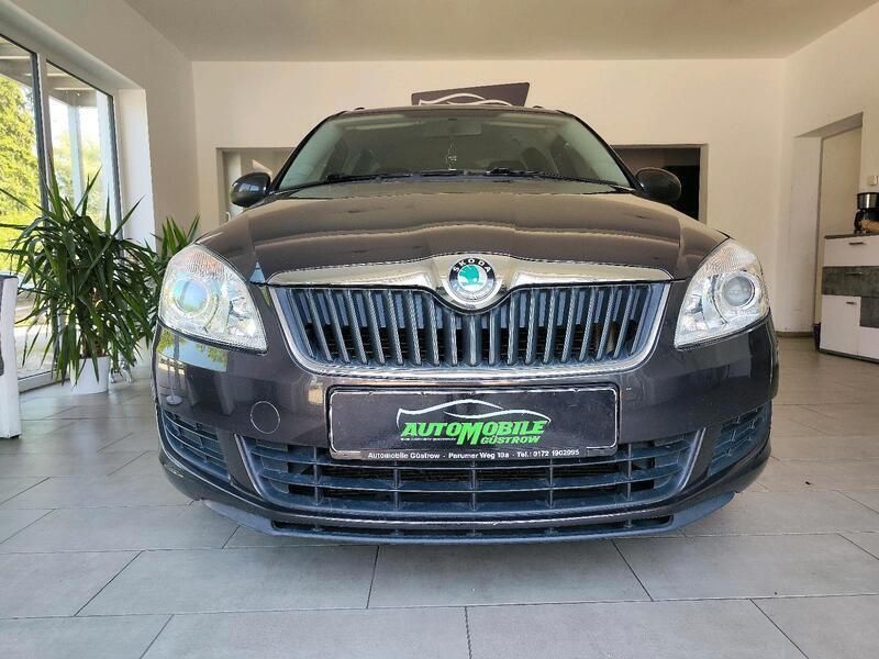 Braun Gebraucht 2011 Skoda Roomster Van / Kleinbus | 6.490 € - Bild 1/4