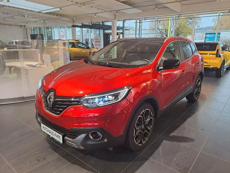 Rot Gebraucht 2018 Renault Kadjar Bose Edition SUV | 13.950 € (Fairer Preis) - Bild 1/4
