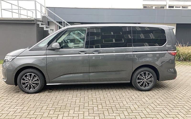Neu VW Multivan Life 150 PS (110 kW) 2026 Grau Van