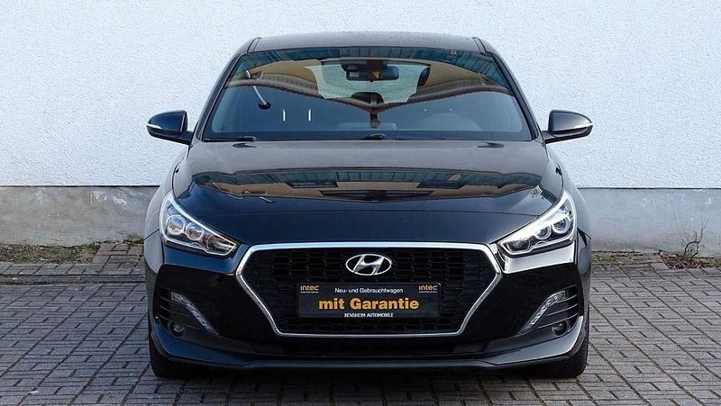 Gebraucht Hyundai i30 Passion Plus 140 PS (102 kW) 2018 Schwarz Limousine
