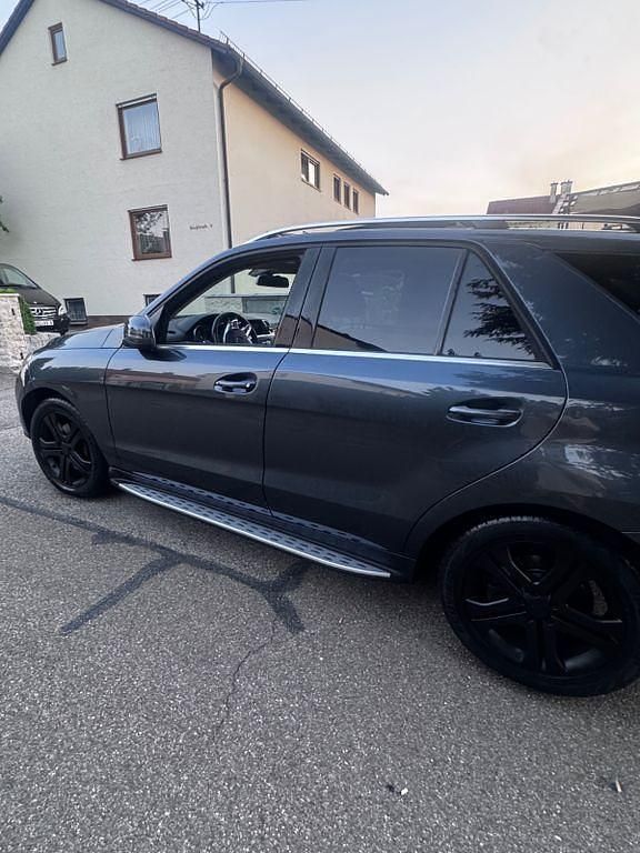 Gebraucht Mercedes ML250 250 PS (183 kW) 2014 Grau SUV