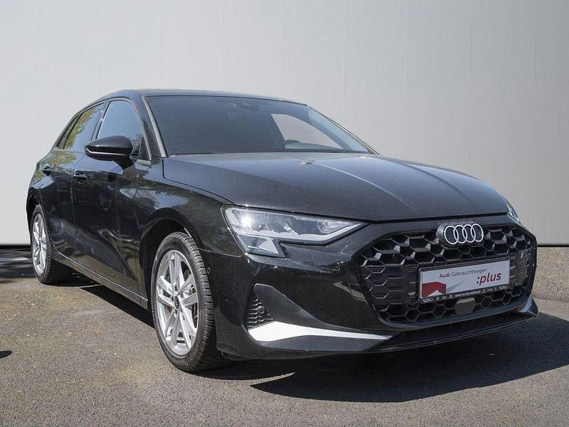 Second-hand Audi A3 Advanced 150 CP (110 kW) 2025 Negru Berlinǎ