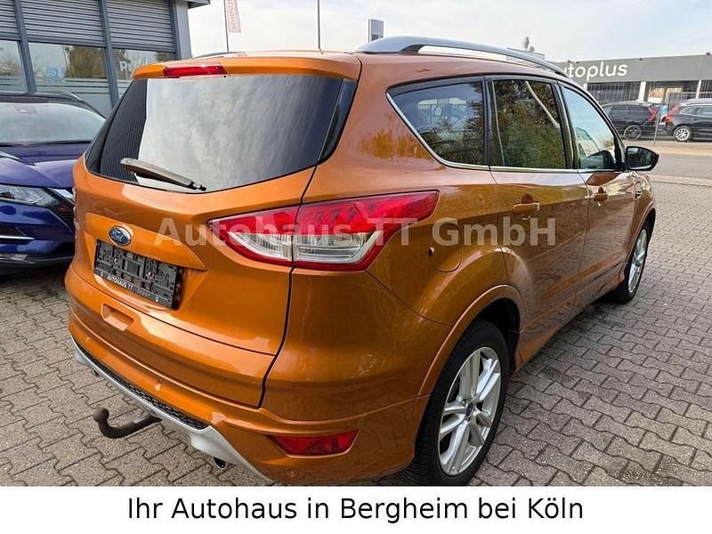 Gebraucht Ford Kuga Individual 150 PS (110 kW) 2016 Gold SUV