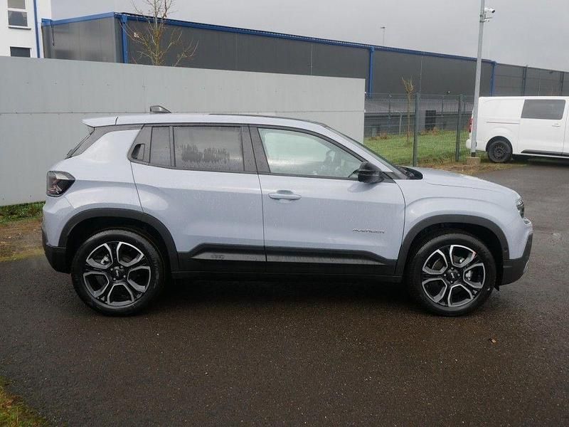Neu Jeep Avenger Summit 101 PS (74 kW) 2026 Grau SUV