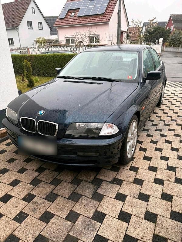 Gebraucht BMW 320 150 PS (110 kW) 1998 Blau Limousine