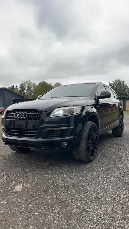 Second-hand Audi Q7 400 CP (294 kW) 2007 Negru SUV