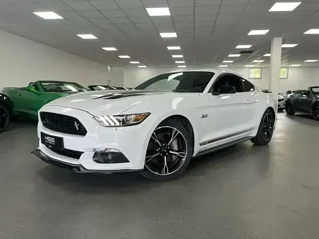 Gebraucht Ford Mustang GT 426 PS (313 kW) 2017 Weiß Coupé