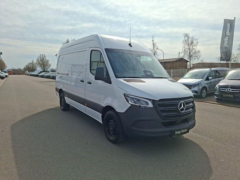 Gebraucht Mercedes Sprinter 170 PS (125 kW) 2025 Arktikweiß Van