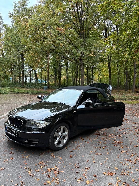 Schwarz Gebraucht 2009 BMW 118 Cabriolet M Sport Cabrio | 12.500 € (Teuer) - Bild 1/4