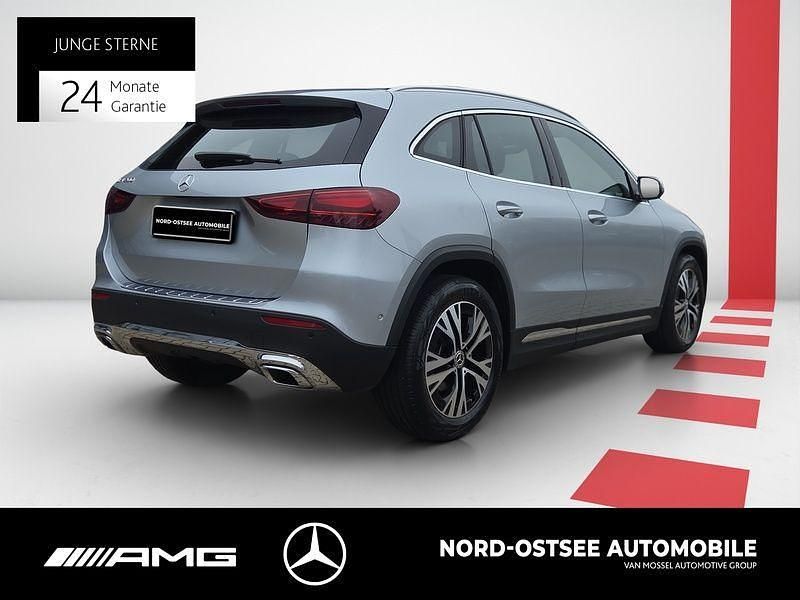 Gebraucht Mercedes GLA200 Progressive 163 PS (119 kW) 2025 Metalliclack hightechsilber SUV