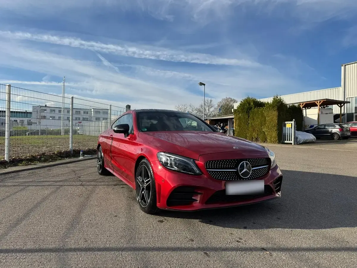 Gebraucht Mercedes C300 245 PS (180 kW) 2019 Andere farben Coupé