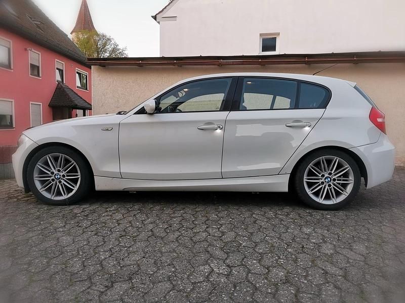 Gebraucht BMW 120 Shadowline 177 PS (130 kW) 2008 Weiß Kleinwagen