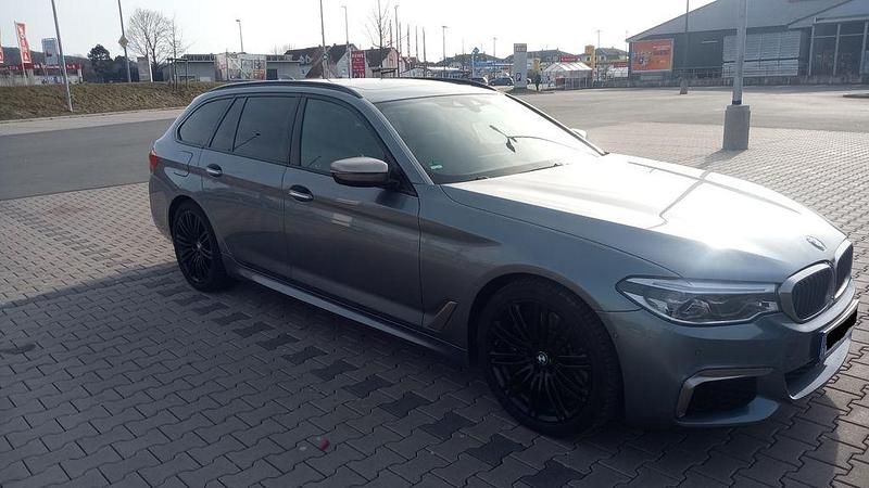 Gebraucht BMW M550 Performance 400 PS (294 kW) 2018 Grau Limousine