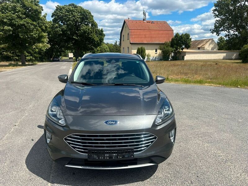 Grau Gebraucht 2020 Ford Kuga Titanium SUV | 14.999 € (Guter Preis) - Bild 1/4