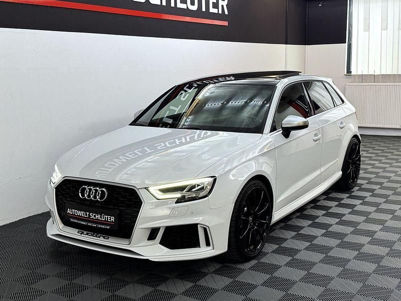 Weiß Gebraucht 2018 Audi RS3 Ambiente Kleinwagen | 48.200 € (Teuer) - Bild 1/4
