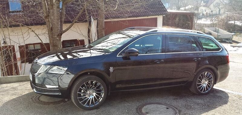 Schwarz Gebraucht 2018 Skoda Octavia G-TEC Kombi | 17.700 € (Fairer Preis) - Bild 1/4