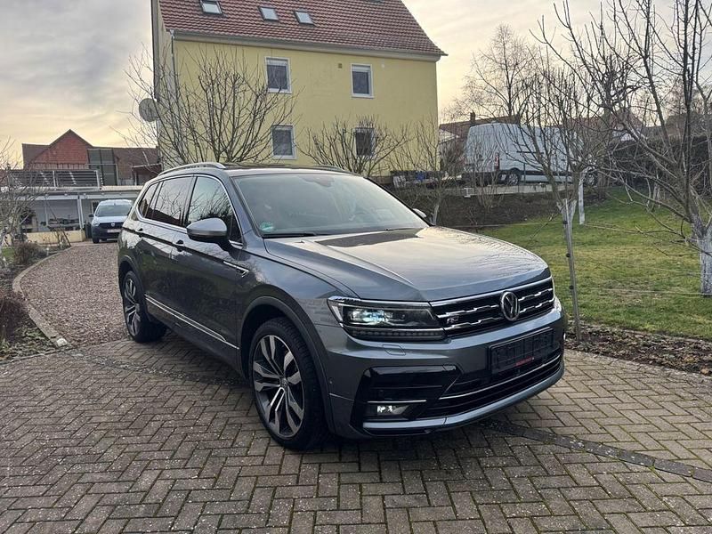 Gebraucht VW Tiguan Allspace R-line 245 PS (180 kW) 2022 Grau SUV