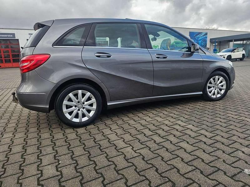 Gebraucht Mercedes B180 109 PS (80 kW) 2013 Grau Van / Kleinbus