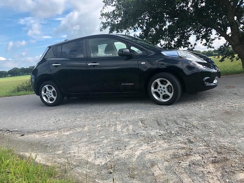 Schwarz Gebraucht 2012 Nissan Leaf Kleinwagen | 4.850 € - Bild 1/4