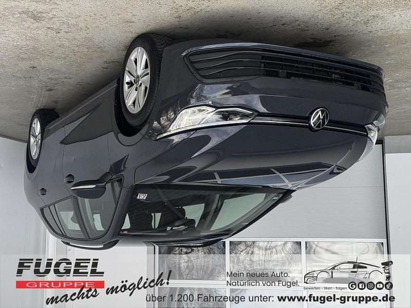 Gebraucht VW Golf VIII Life 150 PS (110 kW) 2023 Uranograu Kombi