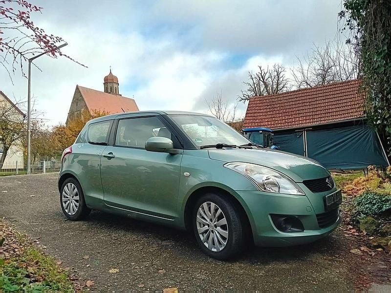 Grün Gebraucht 2010 Suzuki Swift Limousine | 2.850 € (Guter Preis) - Bild 1/4