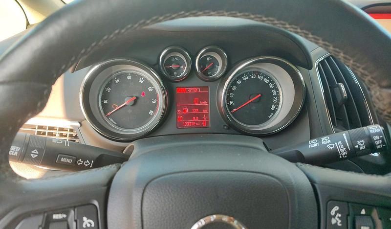 Gebraucht Opel Zafira 140 PS (102 kW) 2015 Schwarz Van / Kleinbus