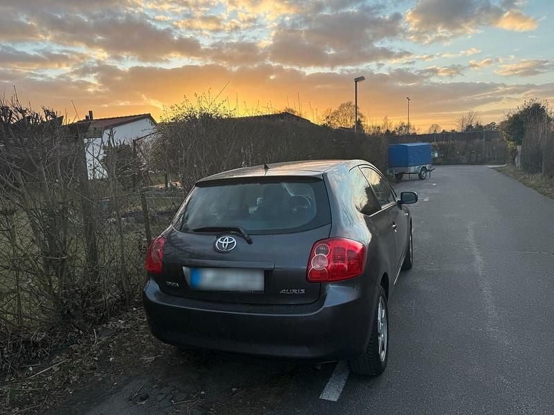 Gebraucht Toyota Auris 124 PS (91 kW) 2008 Grau Kleinwagen