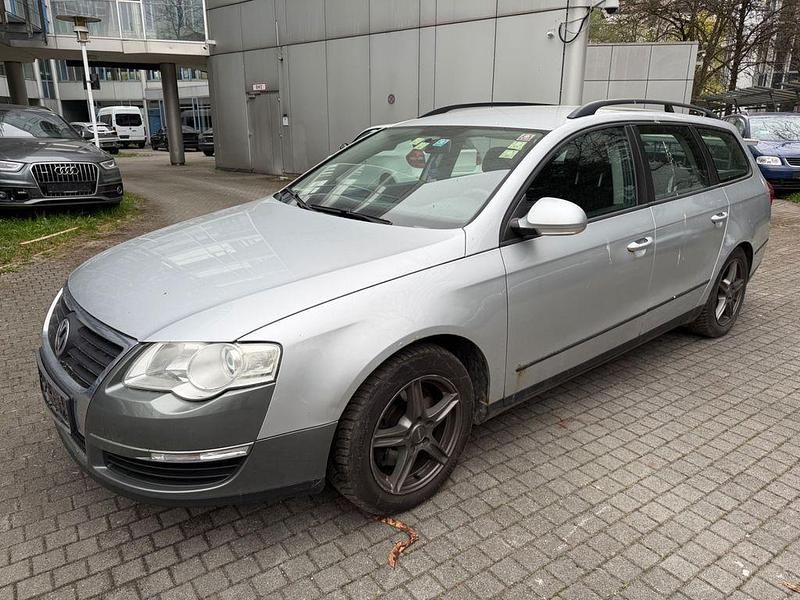 Gebraucht VW Passat Comfortline 122 PS (89 kW) 2009 Silber Limousine