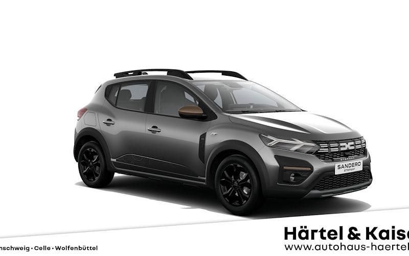Dolomitgrau (grau) Gebraucht 2025 Dacia Sandero Extreme Kleinwagen | 19.289 € (Fairer Preis) - Bild 1/4