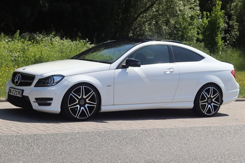Weiß Gebraucht 2016 Mercedes C220 Edition Coupé | 18.500 € (Superpreis) - Bild 1/4