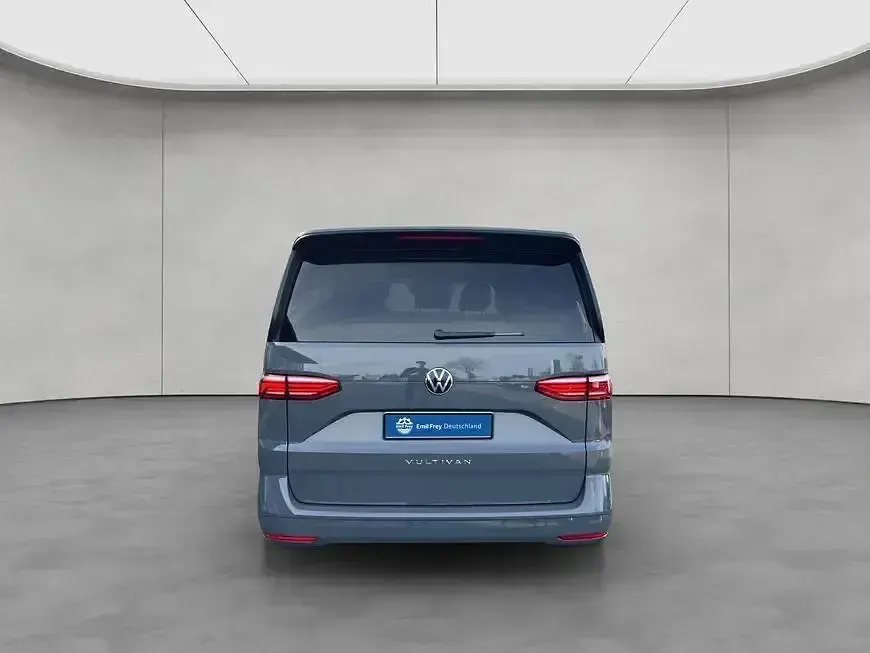 Gebraucht VW Multivan Life 150 PS (110 kW) 2026 Grau Van / Kleinbus