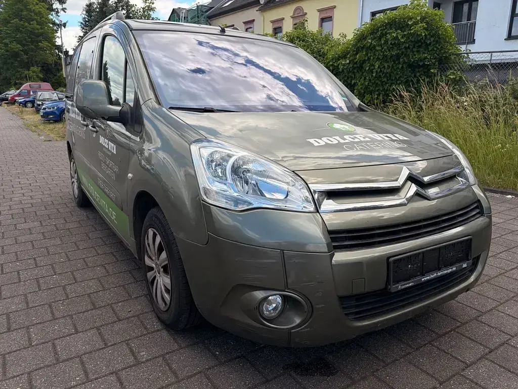 Gebraucht Citroën Berlingo 109 PS (80 kW) 2010 Grün Van / Kleinbus
