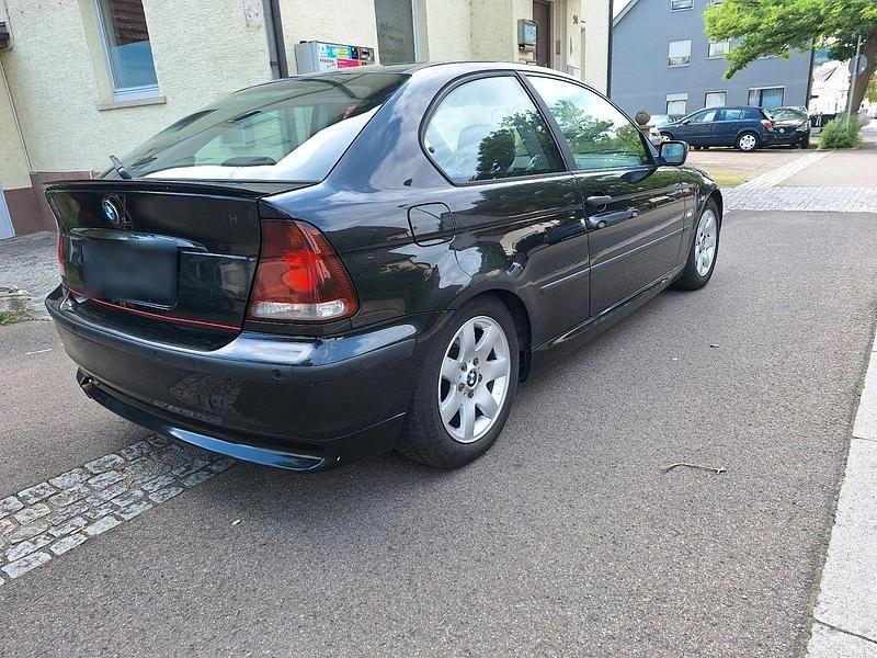 Gebraucht BMW 316 115 PS (84 kW) 2003 Schwarz Coupé