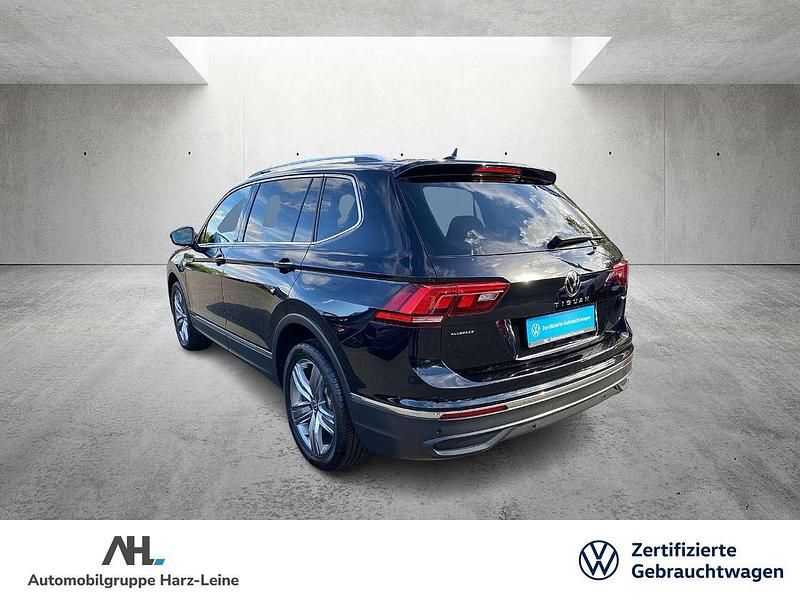 Gebraucht VW Tiguan Allspace Move 190 PS (139 kW) 2023 Schwarz SUV