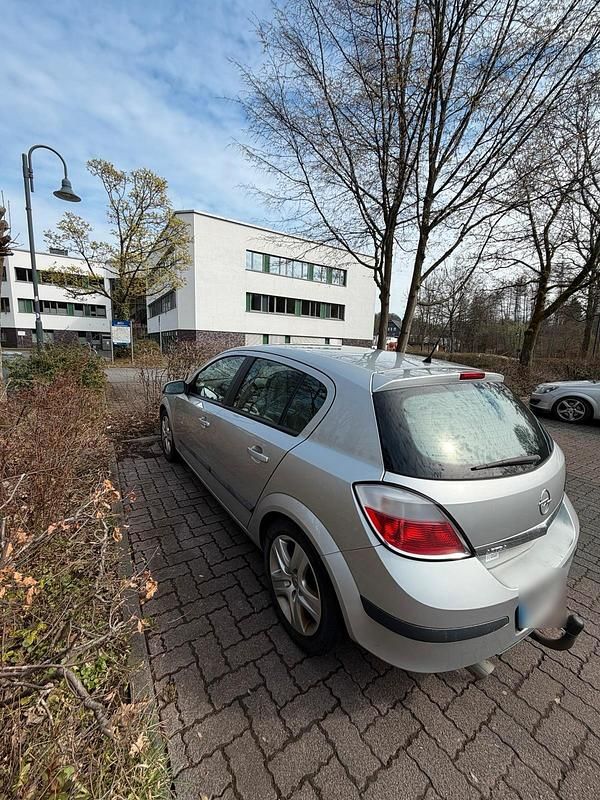Gebraucht Opel Astra 125 PS (91 kW) 2004 Silber Limousine
