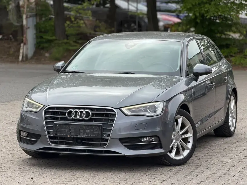 Używany Audi A3 Ambition 150 KM (110 kW) 2015 Szary Sedan/Limuzyna