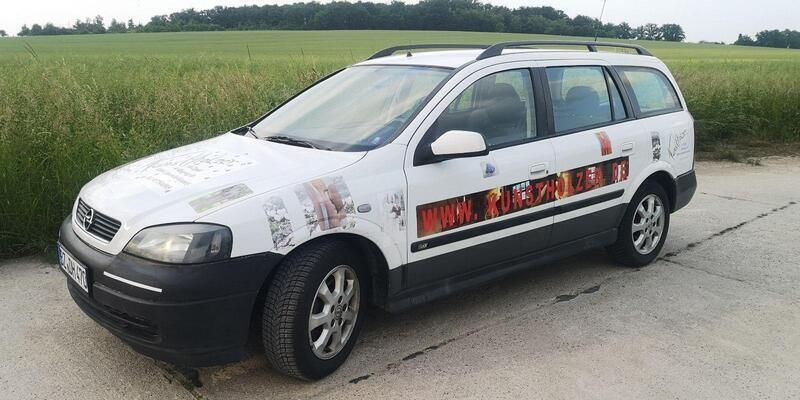 Weiß Gebraucht 2005 Opel Astra Kombi | 600 € - Bild 1/4