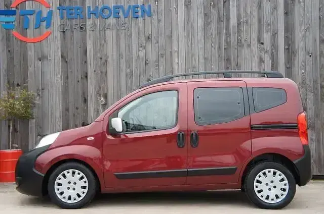 Second-hand Peugeot TePee 75 CP (55 kW) 2012 Roșu Berlinǎ
