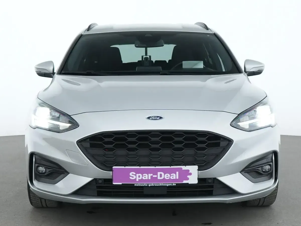 Gebraucht Ford Focus ST-Line 125 PS (91 kW) 2021 Polar silber Limousine