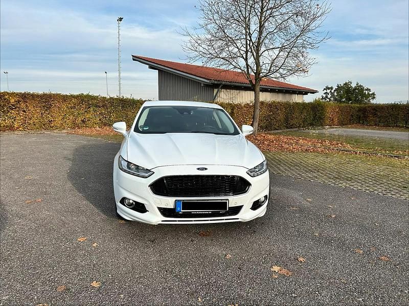Gebraucht Ford Mondeo 240 PS (176 kW) 2017 Weiß Limousine