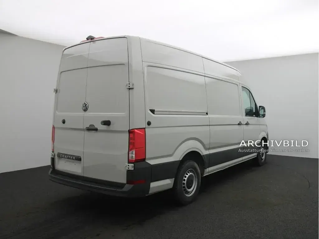 Gebraucht VW Crafter 140 PS (102 kW) 2025 Grau Van