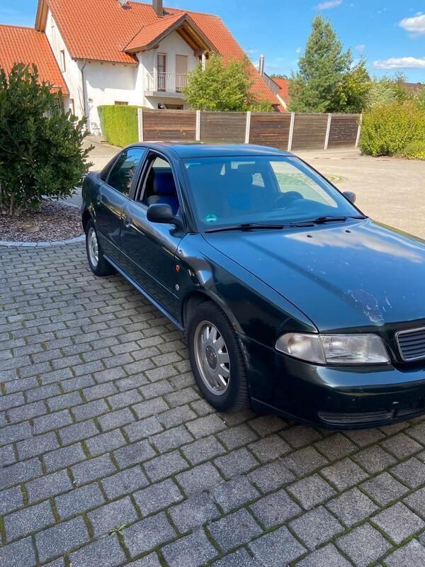 Grün Gebraucht 2000 Audi A4 Limousine | 1.299 € (Guter Preis) - Bild 1/4
