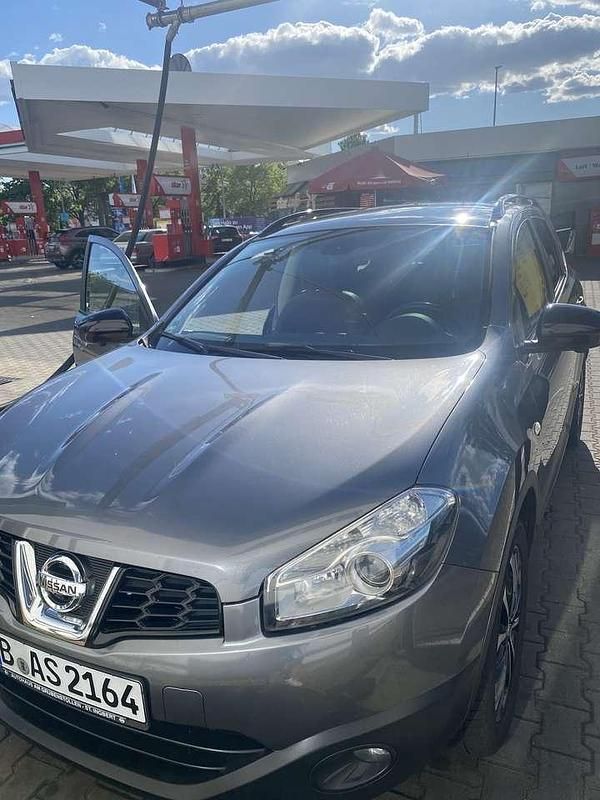 Grau Gebraucht 2013 Nissan Qashqai +2 360º SUV | 8.000 € (Fairer Preis) - Bild 1/4