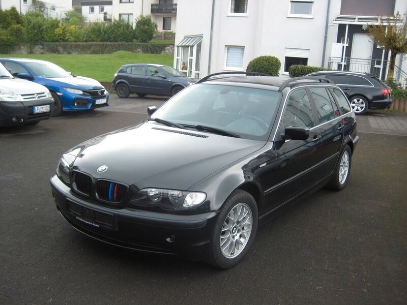 Schwarz Gebraucht 2003 BMW 325 Sport Line Kombi | 4.650 € (Fairer Preis) - Bild 1/4