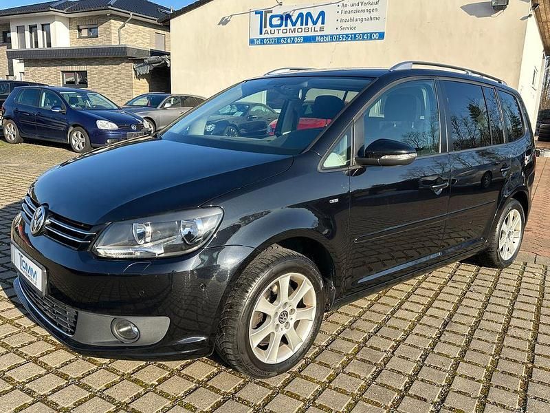 Schwarz Gebraucht 2015 VW Touran Cup Van / Kleinbus | 10.999 € (Fairer Preis) - Bild 1/4