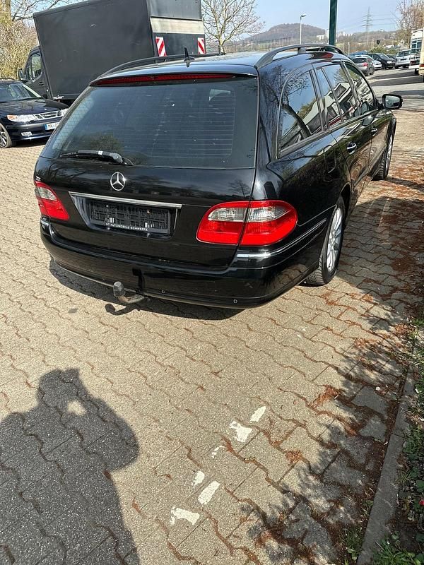 Gebraucht Mercedes E280 231 PS (169 kW) 2006 Schwarz Kombi