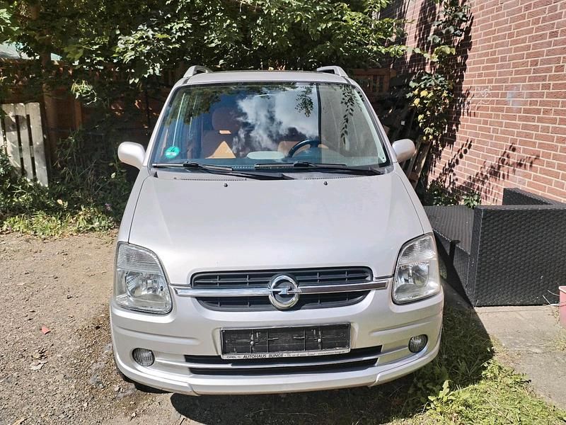 Silber Gebraucht 2002 Opel Agila Kleinwagen | 750 € (Guter Preis) - Bild 1/4