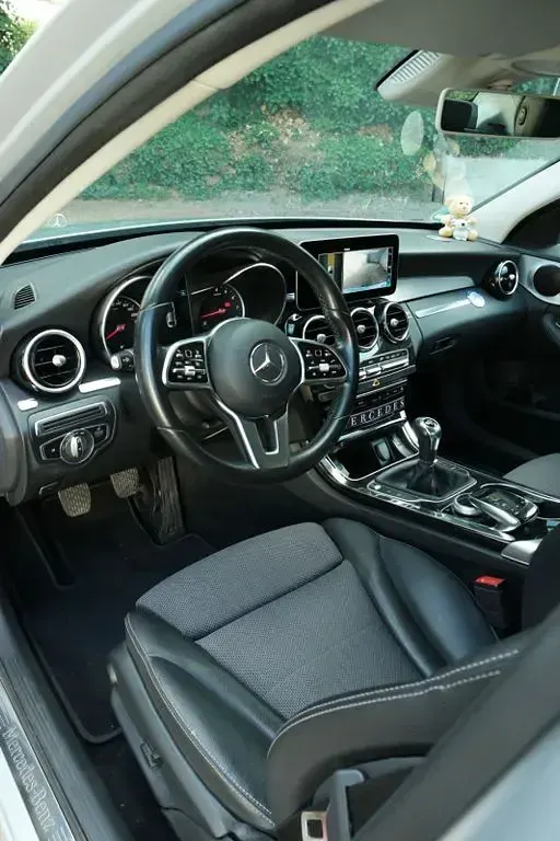 Gebraucht Mercedes C180 156 PS (114 kW) 2020 Silber Limousine