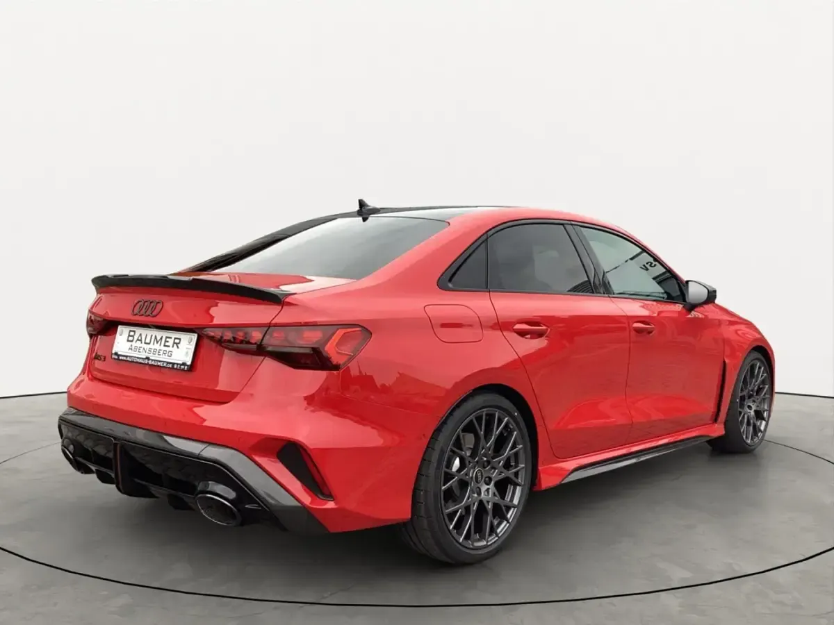 Gebraucht Audi RS3 Sport 400 PS (294 kW) 2025 Rot Limousine