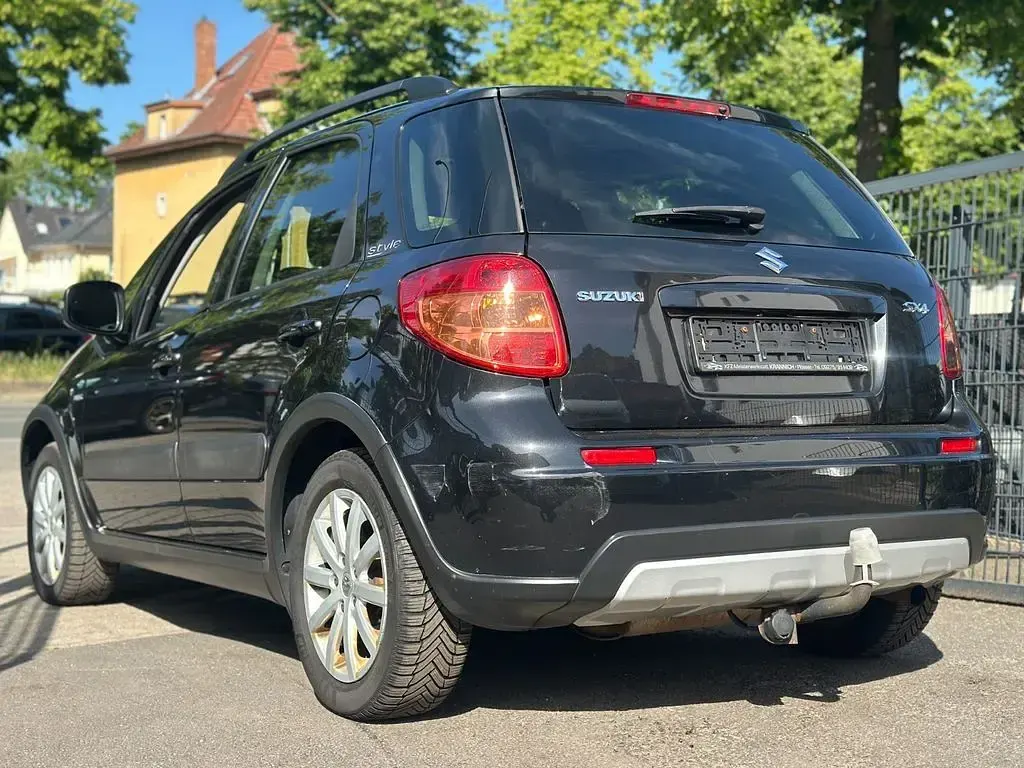 Gebraucht Suzuki SX4 Club 135 PS (99 kW) 2012 Schwarz SUV